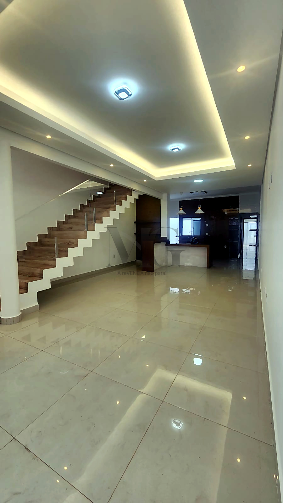 Sobrado de Alto Padrão no Jardim Patrícia: 185 m² com Suíte e Área Gourmet