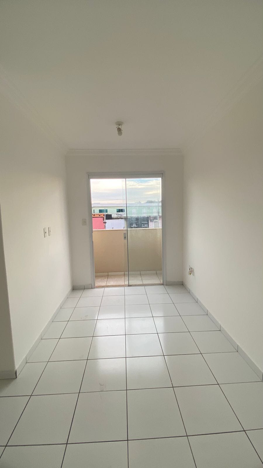 Apartamento com 02 Quartos Sendo 01 Suíte - Pronto Para Morar - Bairro Presidente Roosevelt